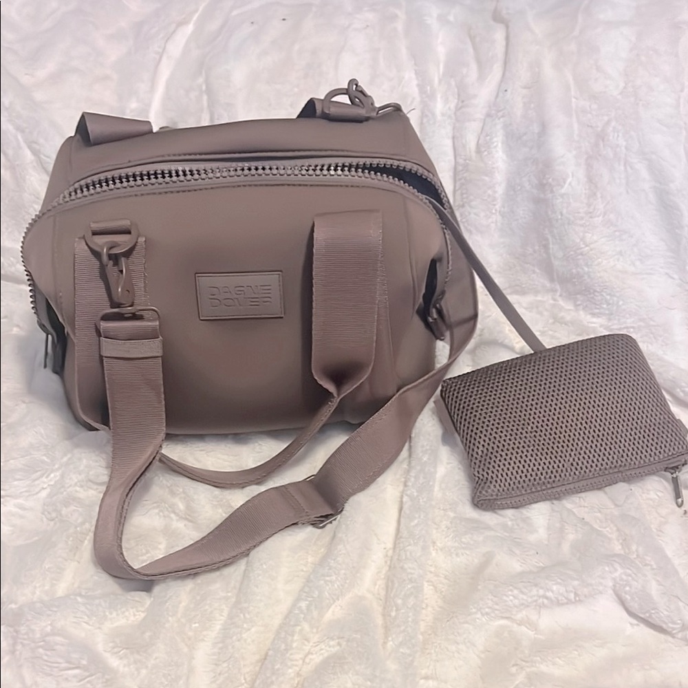 Dagne Dover small Landon in Dune